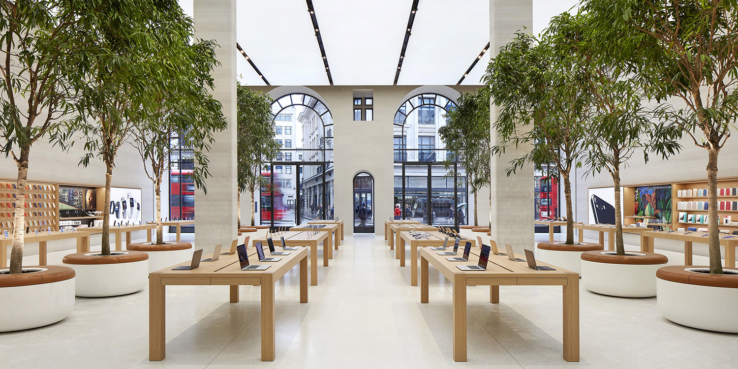 Apple could overtake Samsung | Apple Store, Regret Street, London